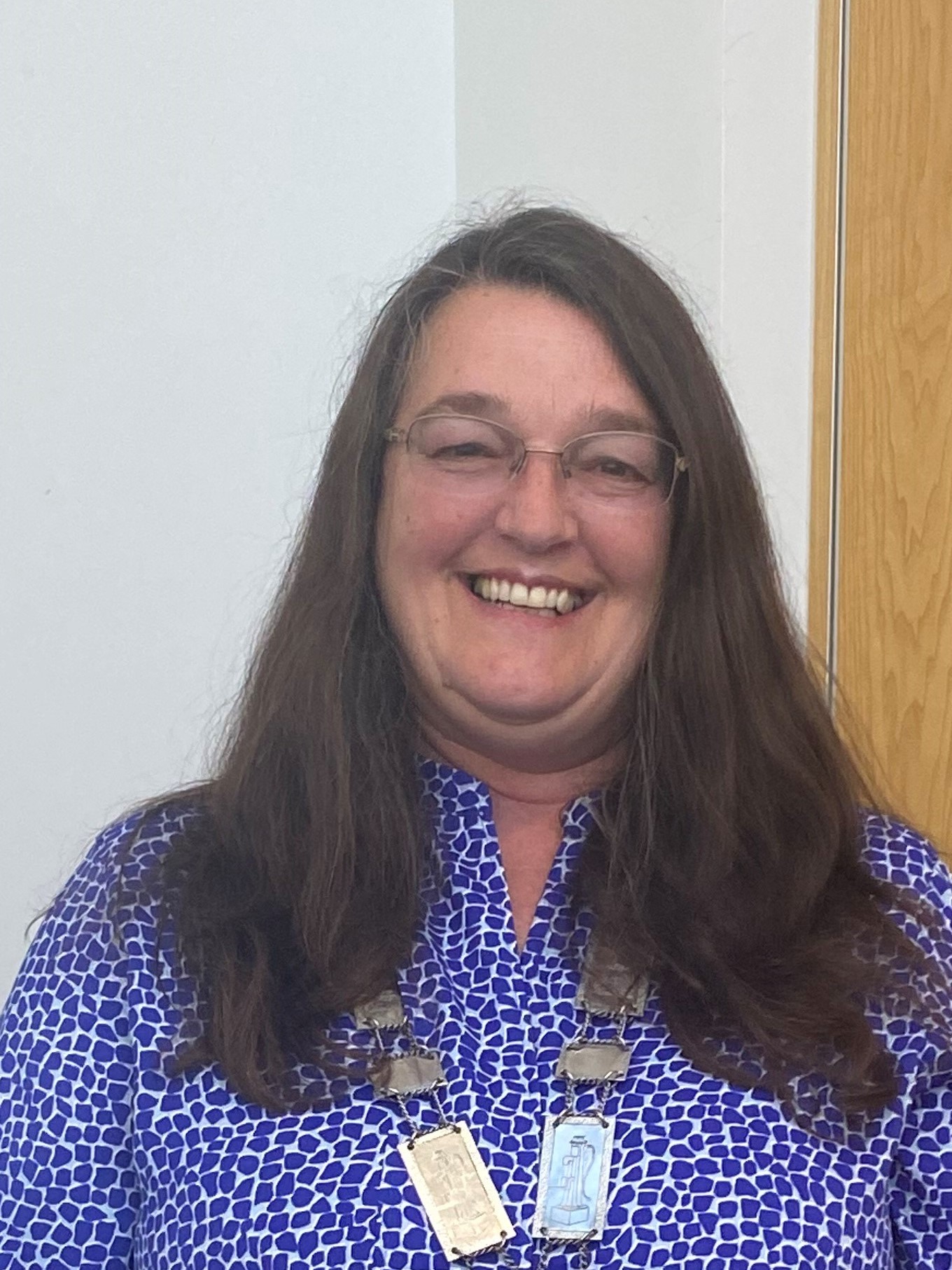 Ms Sandra Hodson